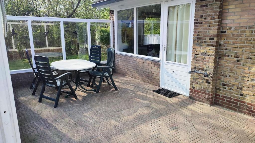 Vakantiehuis Hollum Ameland Dichtbij Strand En Met Ruime Tuin - Ameland39 Nl المظهر الخارجي الصورة